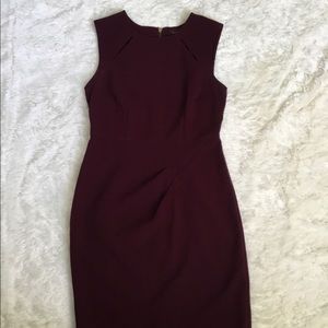 The Limited Burgundy sheath dress. 4 sleeveless👗